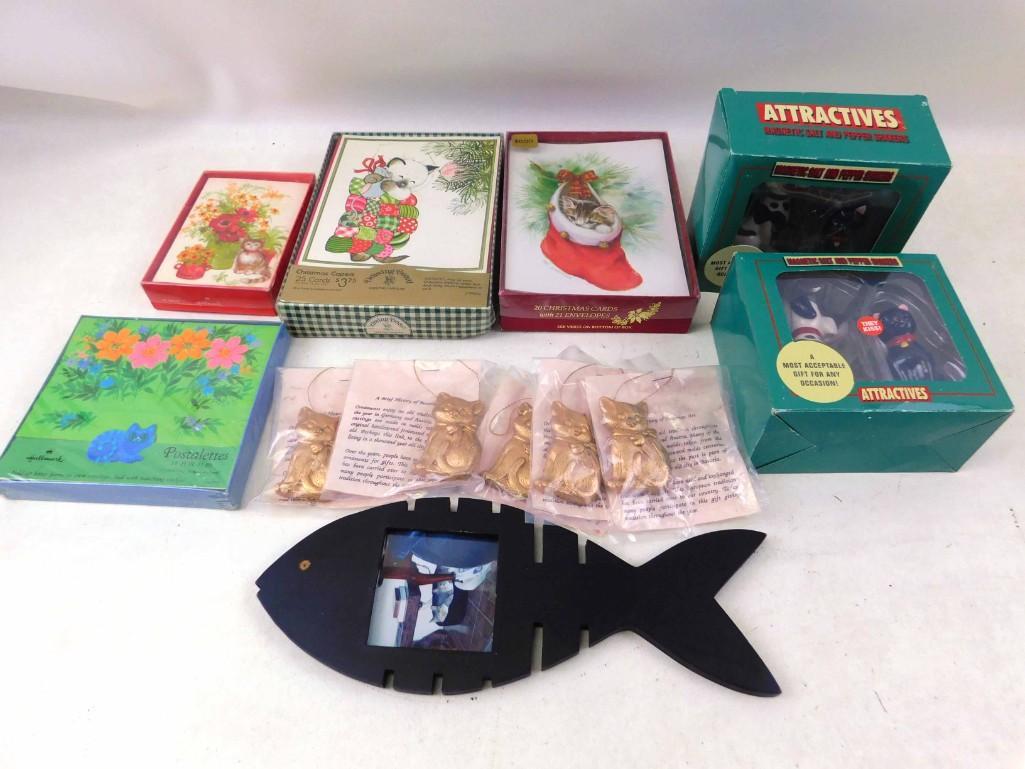 Cat Christmas Cards, Salt and Pepper Shakers, Fish (1 of 6)