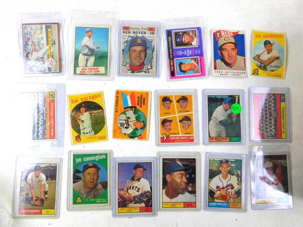 Lot of 18 Baseball Cards including Roger Maris and (1 of 6)