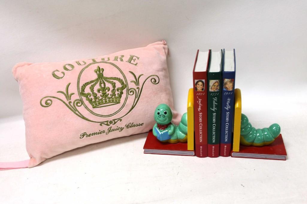 Couture Premier Juicy Classe Pillow, Inch worm Book (1 of 3)