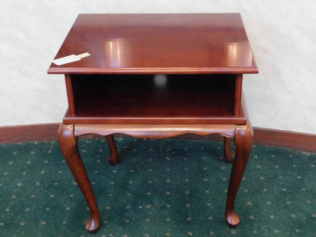 Side Table: Side Table 24" with Queen Anne Legs and storage shelf Because of the current covid 19 situation, pick up times are by appointment only. Pick up for this auction will be Feb 27 and 28 during the auctio