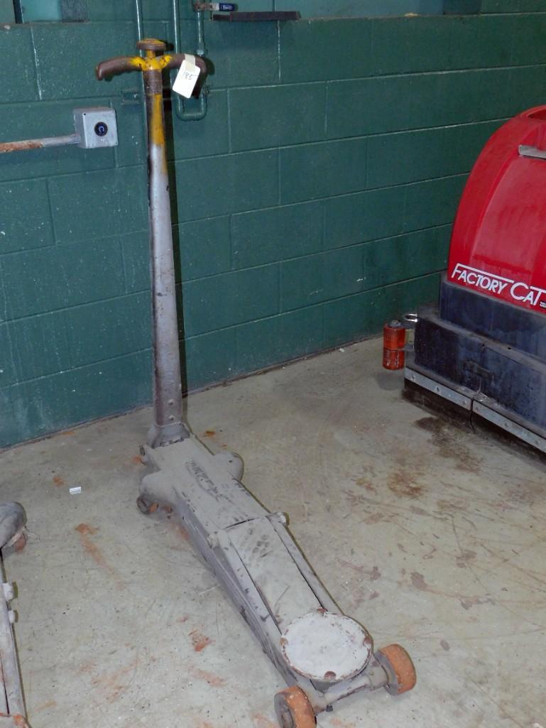 Vintage Walker Floor Jack: Vintage Walker Floor JackBecause of the current covid 19 situation, pick up times are by appointment only. Pick up for this auction will be Feb 27 and 28 during the auction or Monday, March 1 or Thurs