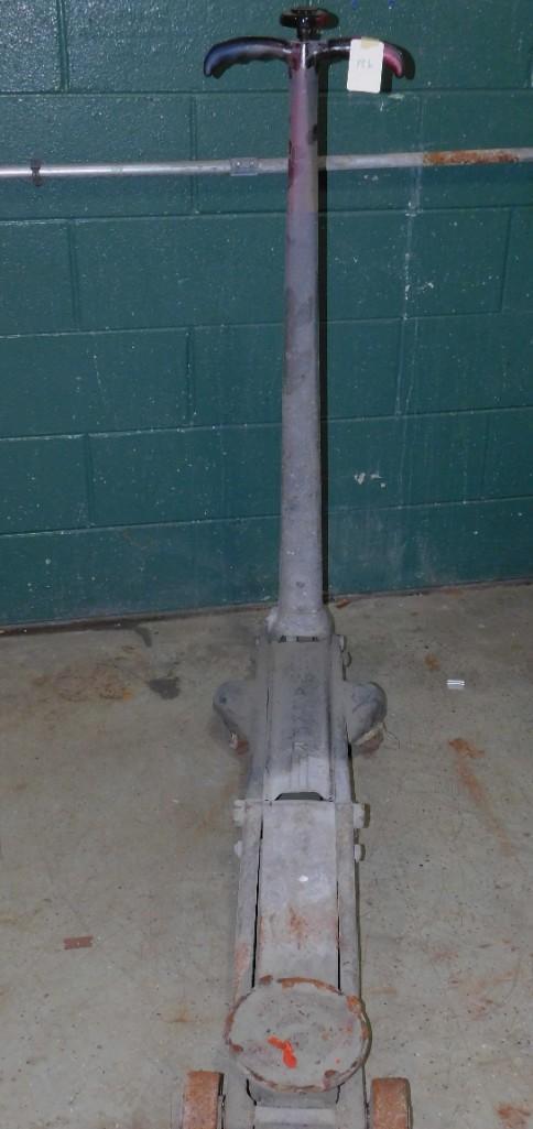 Vintage Walker Floor Jack: Vintage Walker Floor Jack Because of the current covid 19 situation, pick up times are by appointment only. Pick up for this auction will be Feb 27 and 28 during the auction or Monday, March 1 or Thur