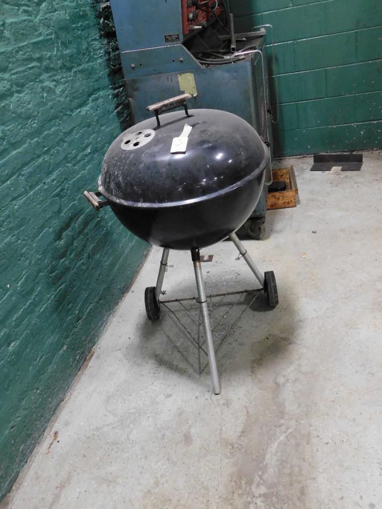 Weber Grill: Weber Grill Because of the current covid 19 situation, pick up times are by appointment only. Pick up for this auction will be Feb 27 and 28 during the auction or Monday, March 1 or Thursday March 4 A