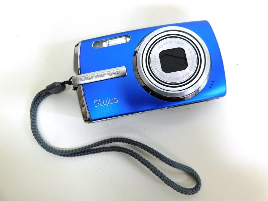 Olympus Stylus Digital Camera: Olympus Stylus Digital Camera Condition: Untested Because of the current covid 19 situation, pick up times are by appointment only. Pick up for this auction will be Feb 27 and 28 during the auct