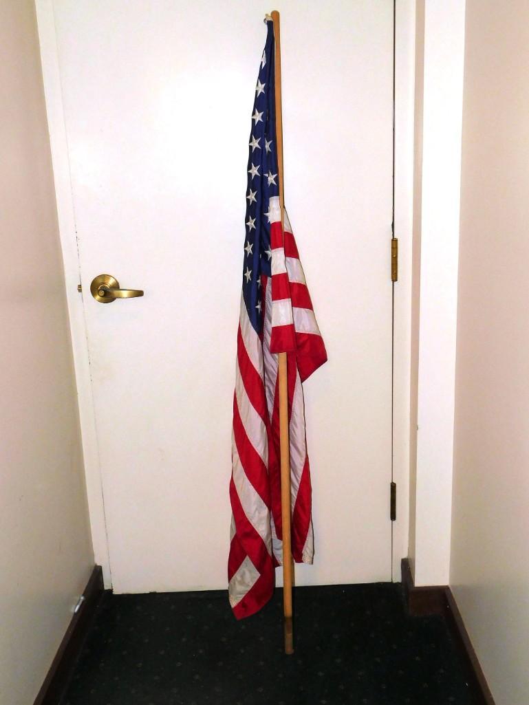 United States Flag: United States Flag Condition: Untested Because of the current covid 19 situation, pick up times are by appointment only. Pick up for this auction will be Feb 27 and 28 during the auction or Mond