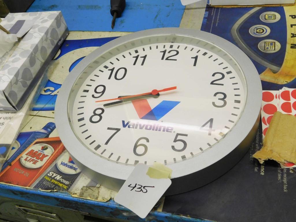 Nice Valvoline Advertising Clock: Nice Valvoline Advertising Wall Clock Because of the current covid 19 situation, pick up times are by appointment only. Pick up for this auction will be Feb 27 and 28 during the auction or Monday, Mar
