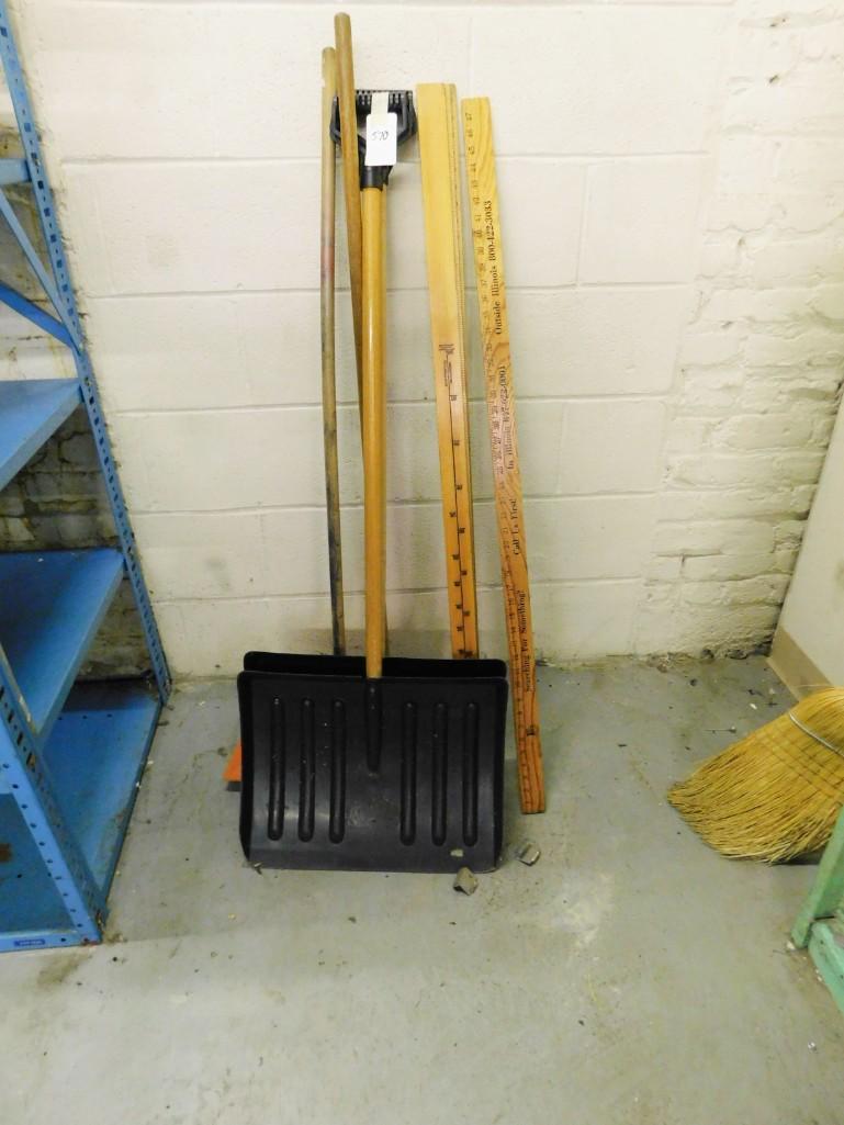 Lot of Snow Brushes & Shovels, incl Yard Sticks: Lot of Snow Brushes & Shovels, incl Yard Sticks Because of the current covid 19 situation, pick up times are by appointment only. Pick up for this auction will be Feb 27 and 28 during the auction or M