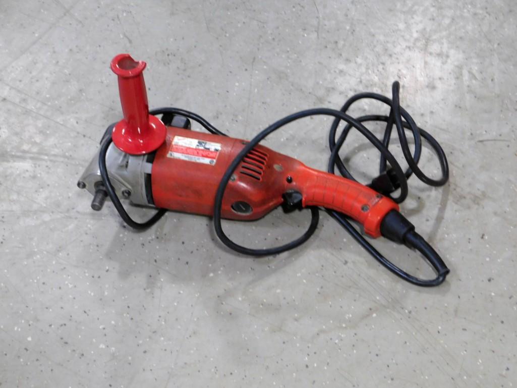 Milwaukee Heavy Duty 7" Dial Speed Control Polisher: Milwaukee Heavy Duty 7" Dial Speed Control Polisher Tool Condition: untested, chipped handle Because of the current covid 19 situation, pick up times are by appointment only. Pick up for this au