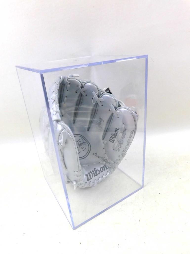 John Smoltz Signed Baseball Glove / Mitt (1 of 4)