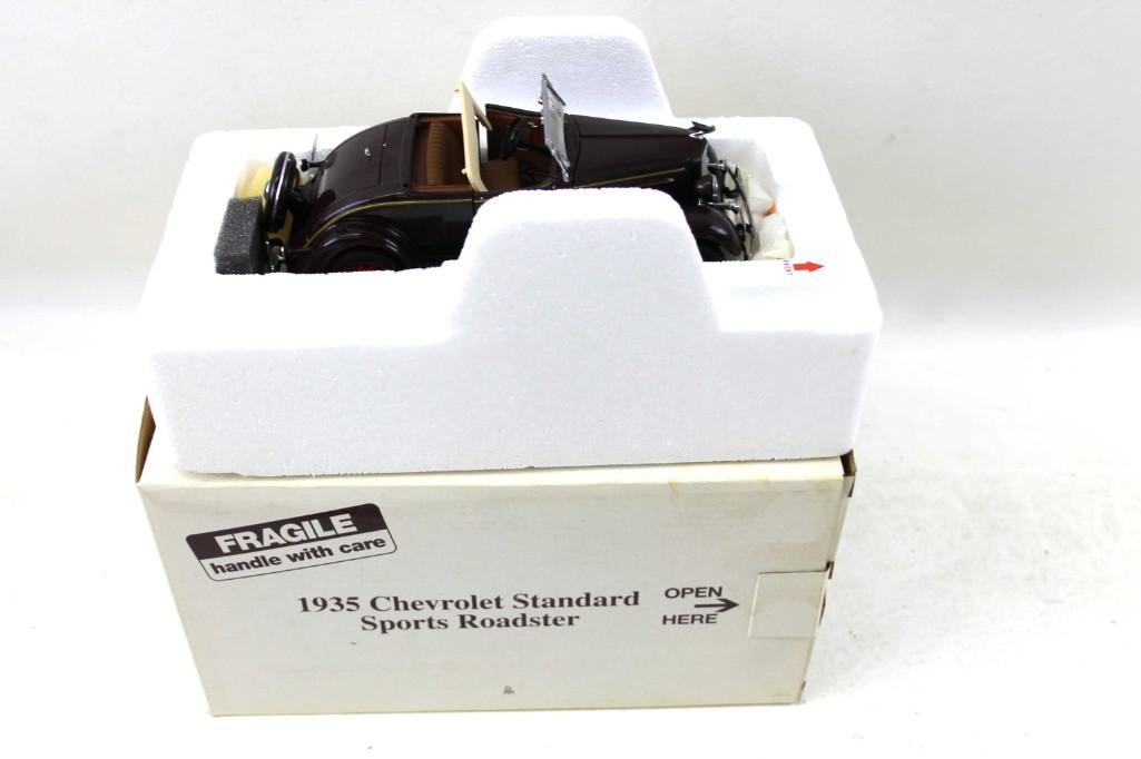 Danbury Mint Model Replica 1935 Chevrolet Standard (1 of 7)