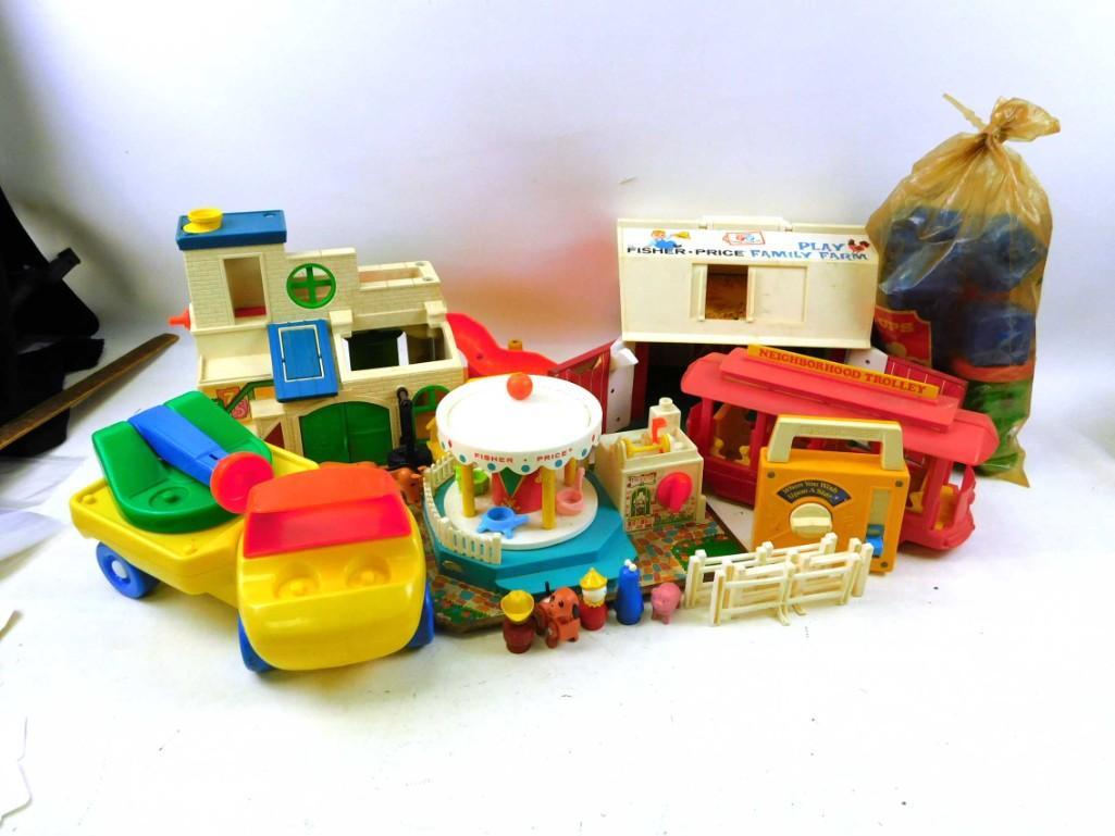 Lot of Toys incl Vintage Fisher Price Little People, (1 of 3)