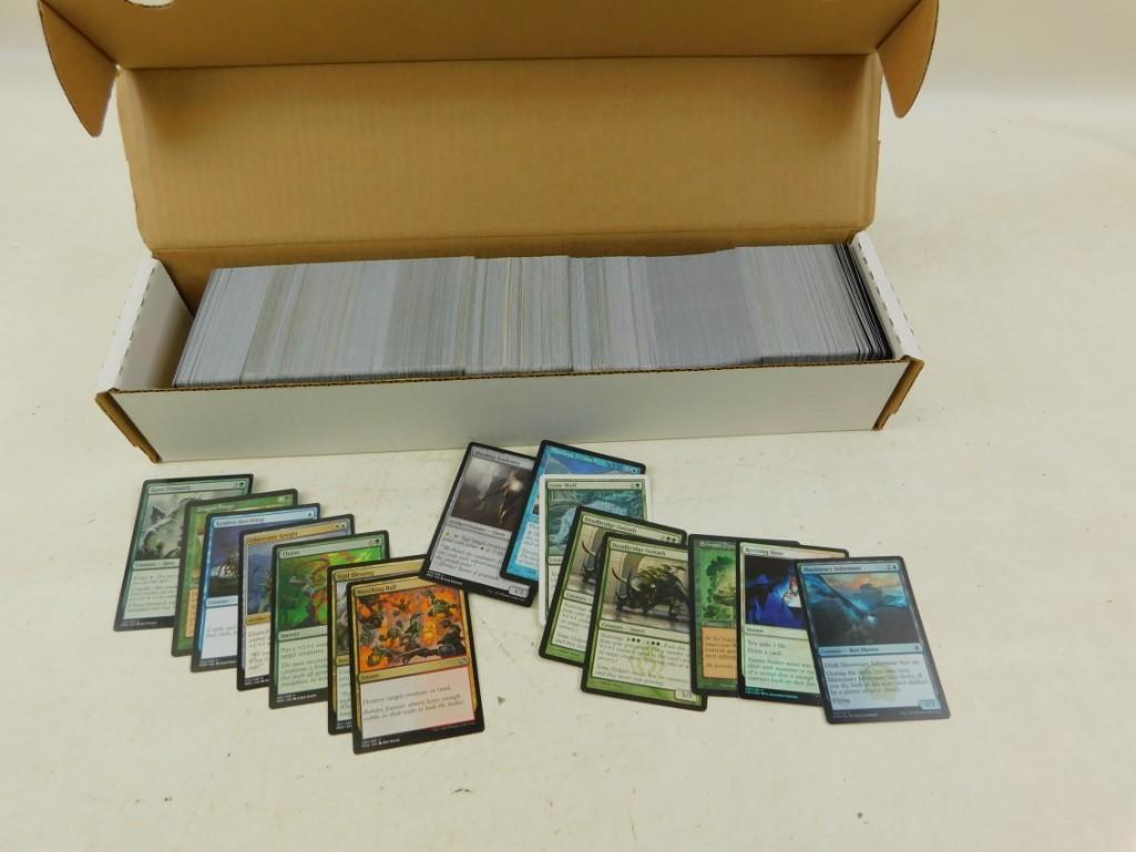 Lot of Approximately 1000 MTG Game Cards in a box (1 of 2)