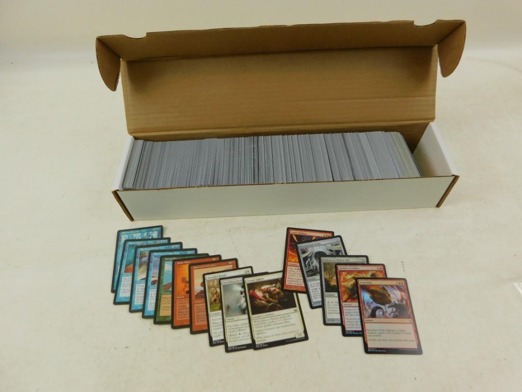 Lot of Approximately 1000 MTG Game Cards in a box (1 of 2)
