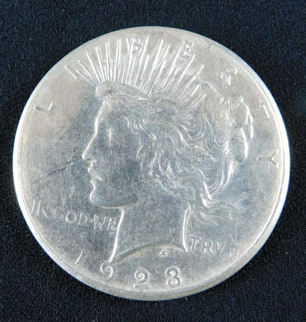 1923-S Peace Dollar 90% Silver Ex Fine Condition (1 of 2)