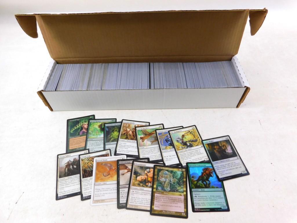 Lot of Roughly 1000 Magic The Gathering Collector / (1 of 3)