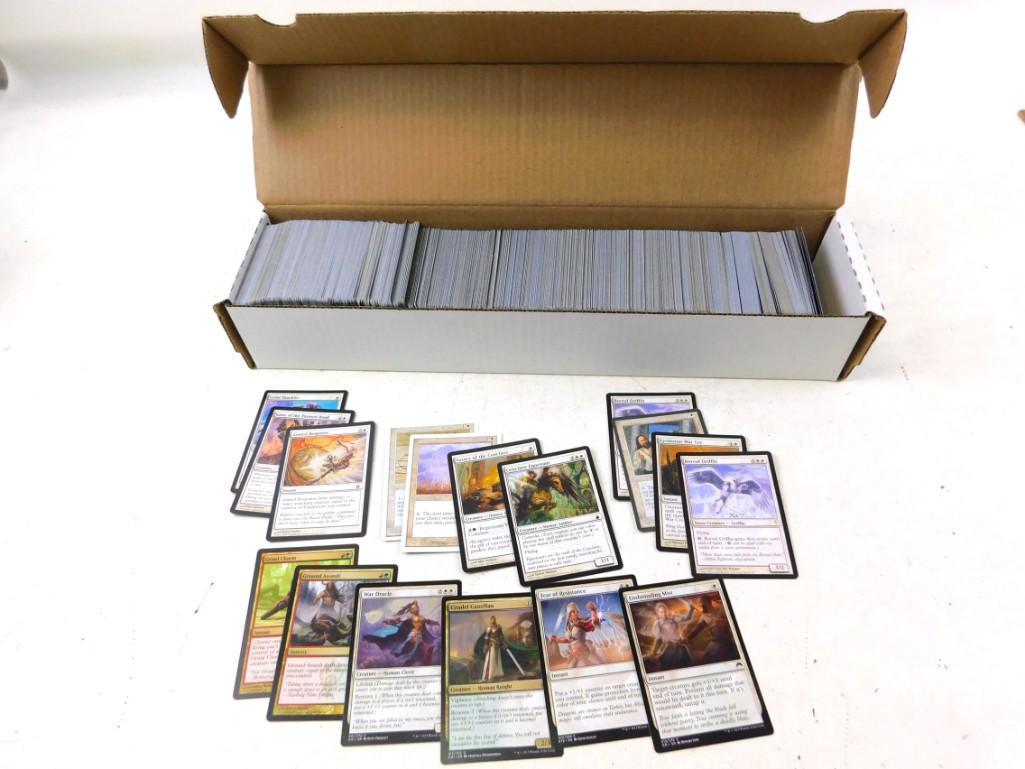 Lot of Roughly 1000 Magic The Gathering Collector / (1 of 3)