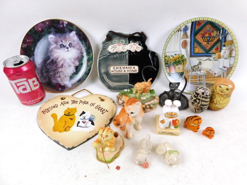 Cat Decor Lot including Plates, Wall Hangings, (1 of 5)