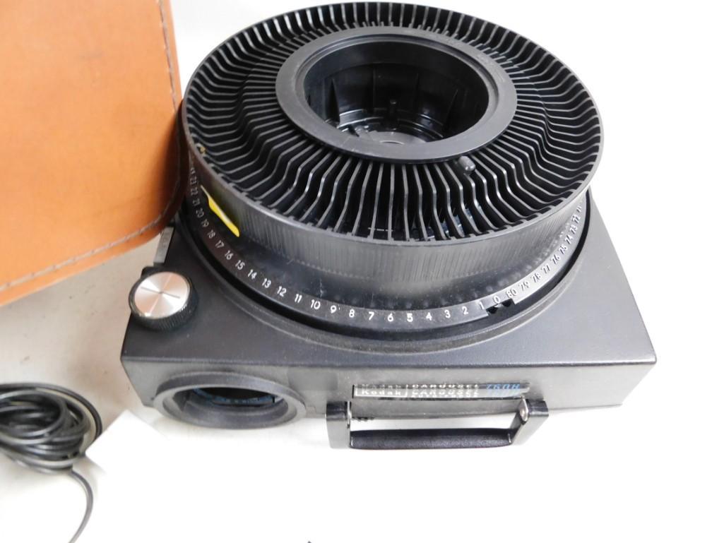 Vintage Kodak Slide Projector with Case (1 of 5)