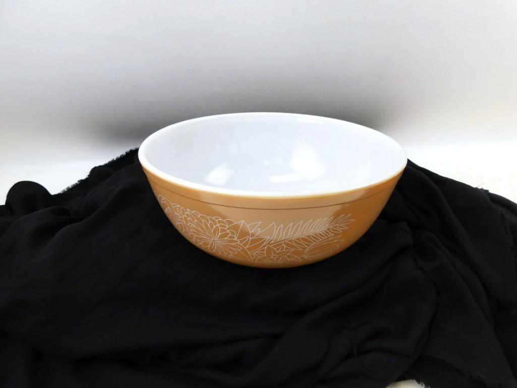 Vintage Pyrex Woodland Pattern Mixing Bowl: Vintage Pyrex Woodland Pattern Mixing Bowl