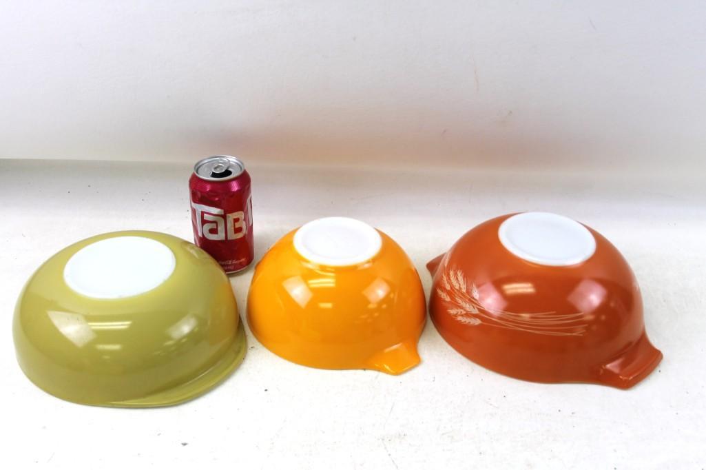 3 Vintage Pyrex Mixing Bowls incl 2 Cinderella (1 of 6)