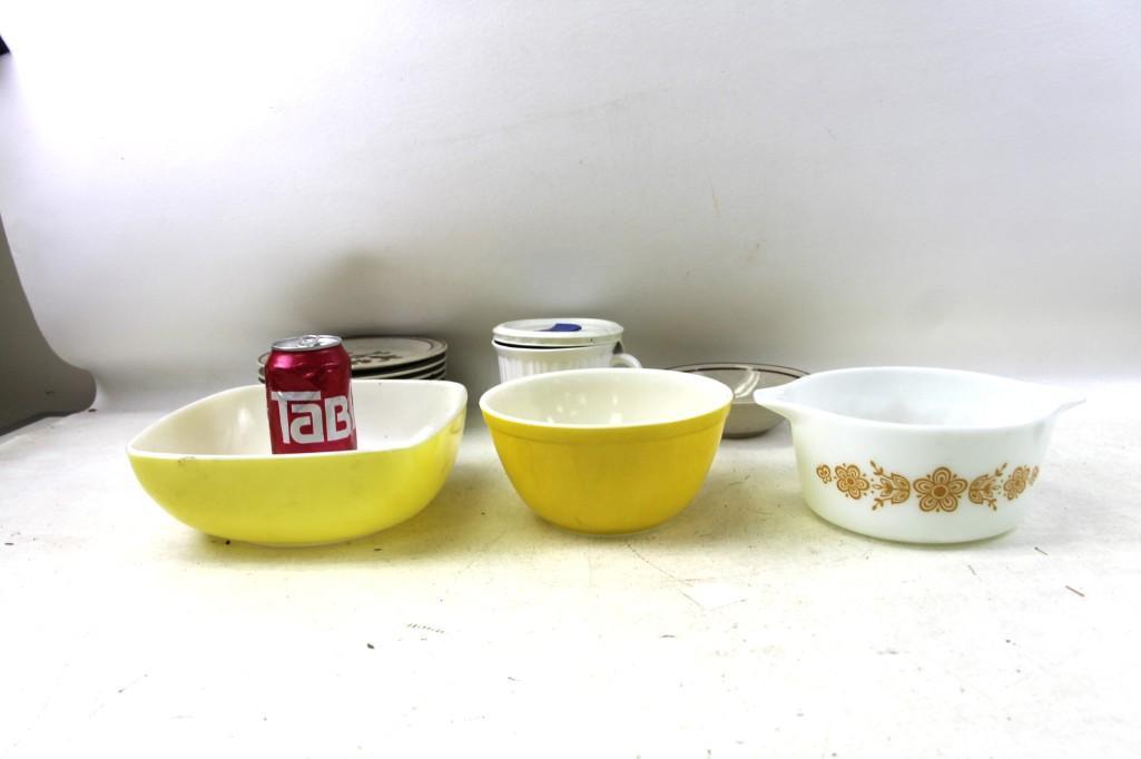 3 Vintage Pyrex plus Other Dishes (1 of 6)