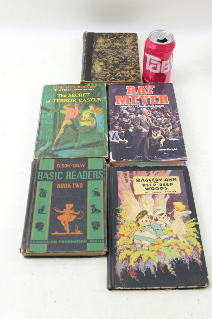 Vintage Books incl Raggedy Ann and the Deep Deep Woods, (1 of 3)