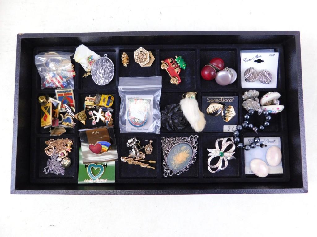 Lot of Costume Jewelry incl Pins , Earrings , etc (1 of 2)