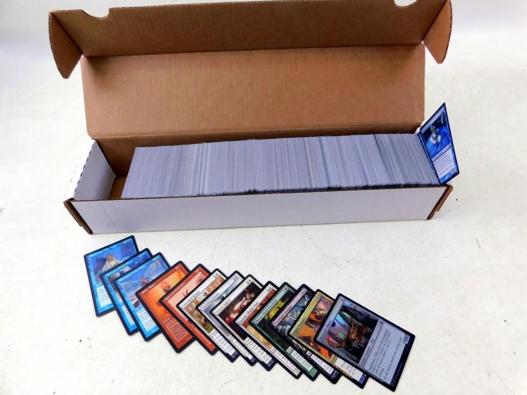 Lot of roughly 1000 Magic The Gathering Cards: Lot of roughly 1000 Magic The Gathering Cards - First picture of the spread is what the consignor wanted us to show. The last spread is from a random pull
