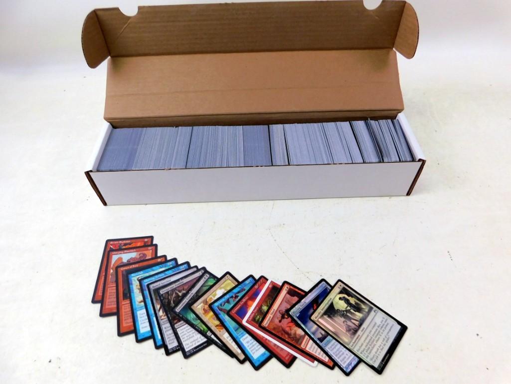 Lot of roughly 1000 Magic The Gathering Cards: Lot of roughly 1000 Magic The Gathering Cards - First picture of the spread is what the consignor wanted us to show. The last spread is from a random pull