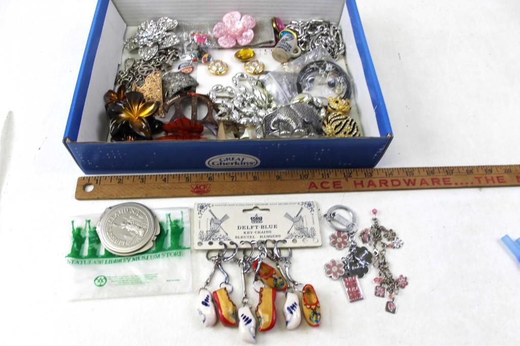Lot of Costume Jewelry and Smalls incl a 1933 Century (1 of 6)