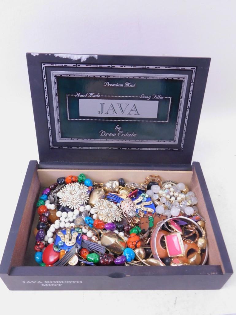 Cigar Box with Costume Jewelry: Cigar Box with Costume Jewelry