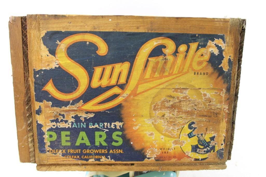 Vintage Sun Smile California Fruit Exchange Wooden (1 of 4)