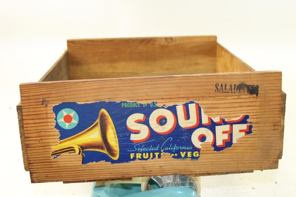 Vintage Sound Off Saladettes Wooden Crate: Vintage Sound Off Saladettes Wooden Crate Condition: see pictures