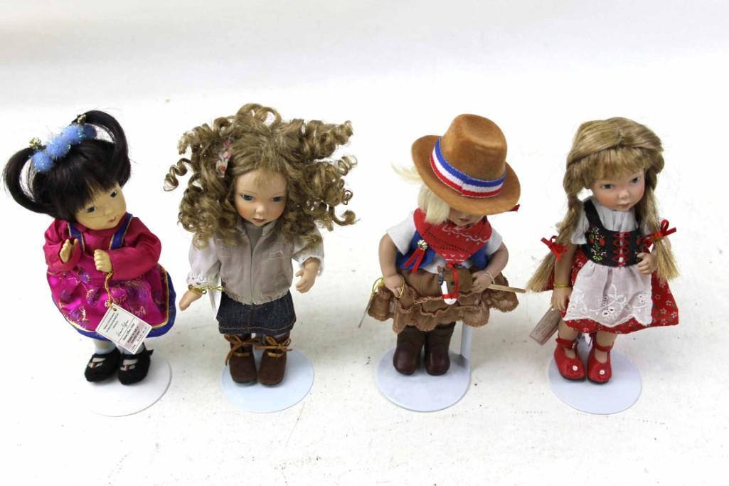 4 Ashton Drake Hands Across the World Dolls: 4 Ashton Drake Hands Across the World Dolls