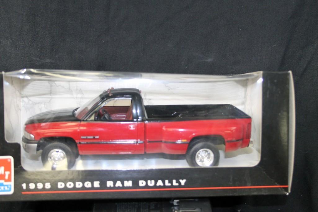 AMT Ertl 1995 Dodge Ram Dually Model in Original (1 of 3)