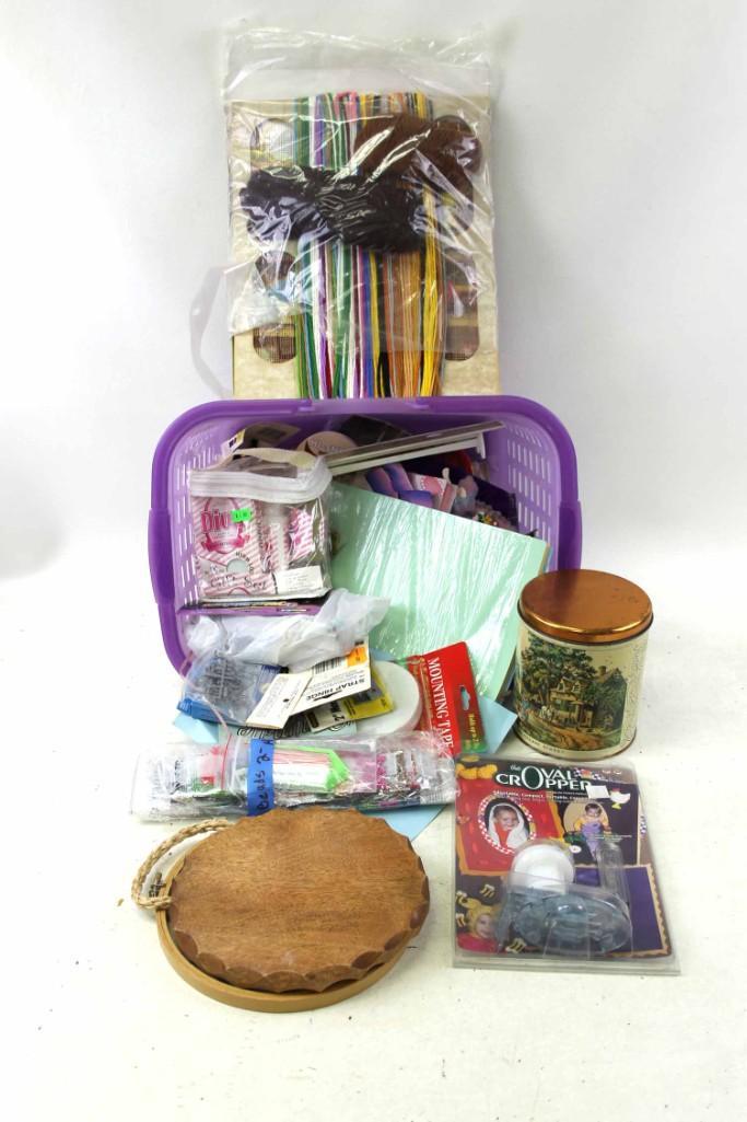 Lot of Sewing and Crafting Supplies: Lot of Sewing and Crafting Supplies