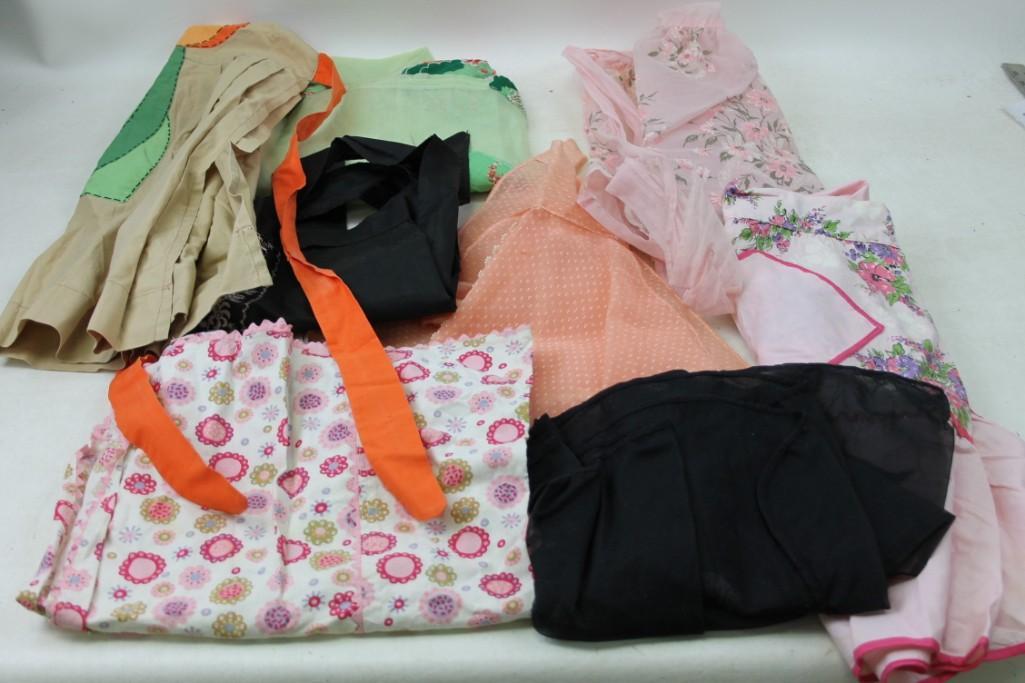 Lot of Vintage Linens and fabric, etc.: Lot of Vintage Linens and fabric, etc.