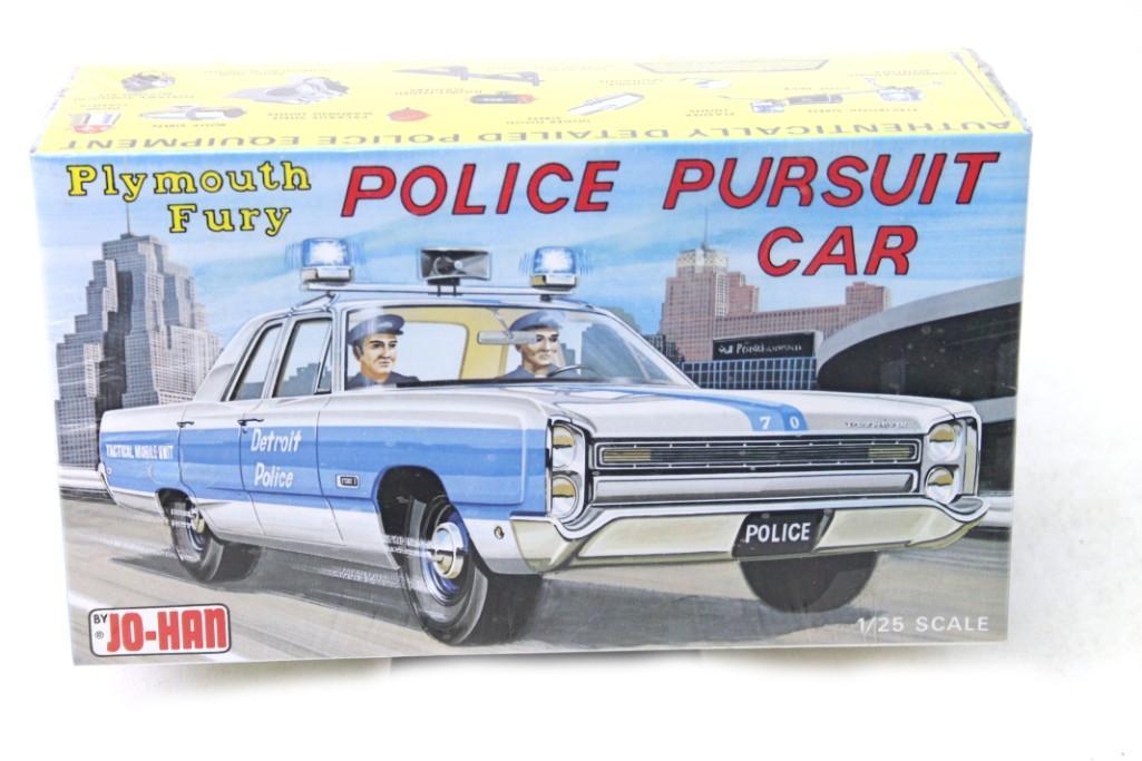 Jo Han Plymouth Fury Police Pursuit Car 1:25 Scale: Jo-Han Plymouth Fury Police Pursuit Car 1/25 Scale Model Kit Sealed in Box , New Old Stock