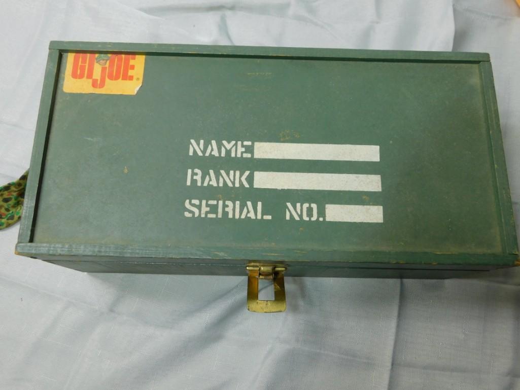 GI Joe Foot Locker / Equipment Trunk with Accessories (1 of 5)