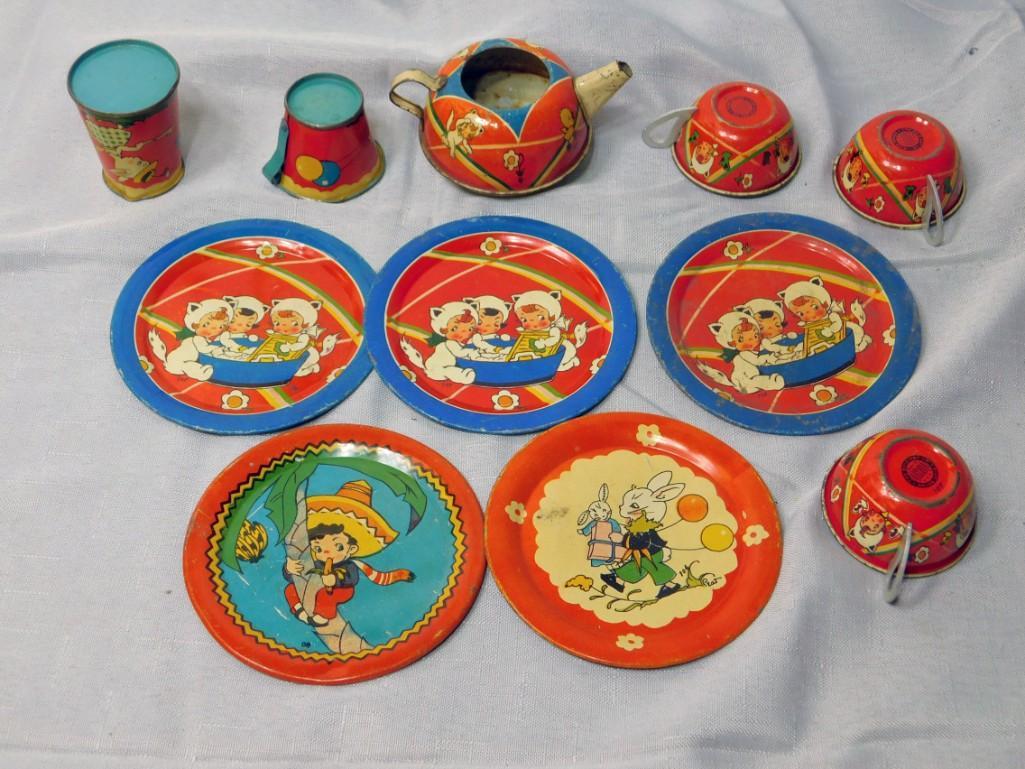 Vintage Tin Toy Child's or Doll Dishes (1 of 2)