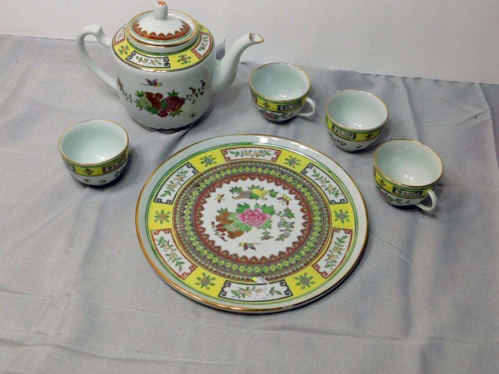Porcelain Set incl 3 Cups , a Teapot , Serving Dish: Porcelain Set incl 3 Cups , a Teapot , Serving Dish