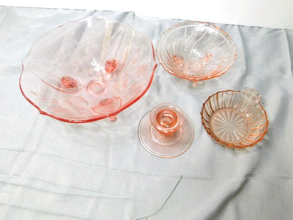 Lot of Pink Depression Glass , incl 3 Bowls , 1: Lot of Pink Depression Glass , incl 3 Bowls , 1 Candle Holder