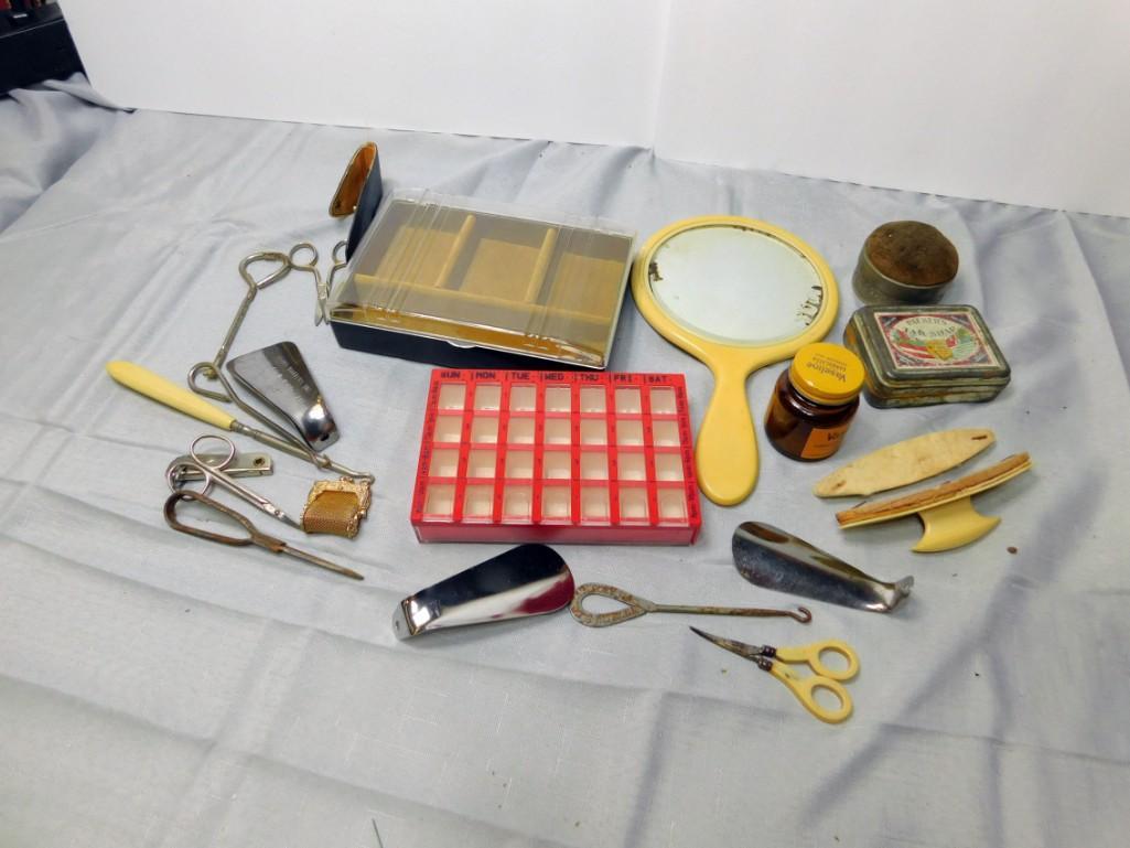 Vintage Smalls incl Containers , Scissors , Tins , etc: Vintage Smalls incl Containers , Scissors , Tins , etc