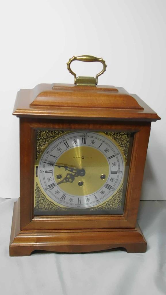 Howard Miller Mantle Clock , No Key (1 of 3)