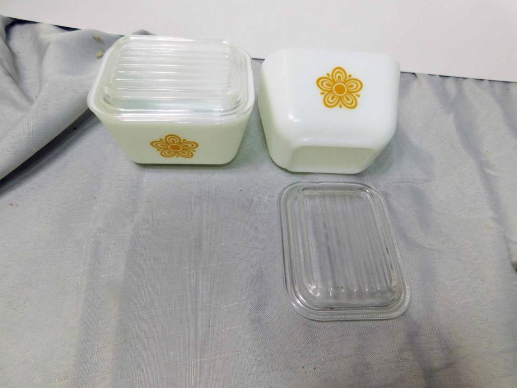 2 Vintage Small Pyrex Butterfly Gold on White (1 of 2)