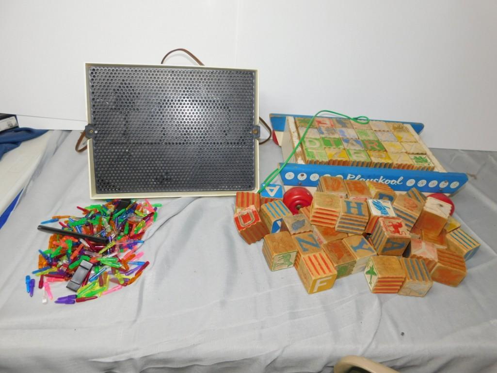 Vintage Toy lot with Lite Brite and a Playskool Blocks (1 of 7)