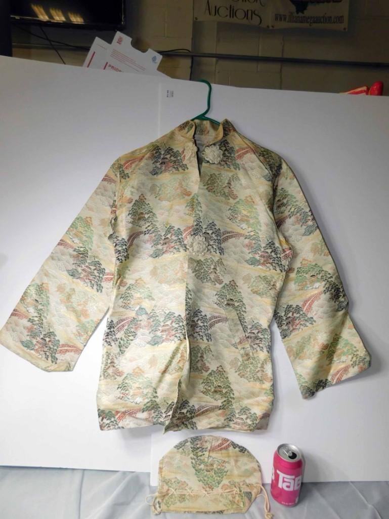 Vintage Kimono - Rough Condition: Vintage Kimono - Rough Condition , Ripped