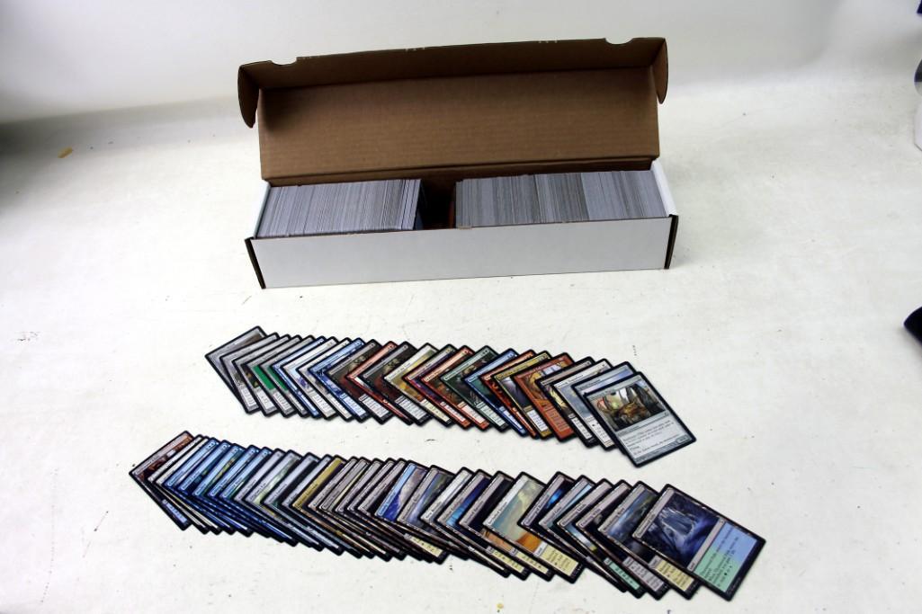 Lot of Roughly 1000 Magic The Gathering Cards: Lot of Roughly 1000 Magic The Gathering Cards. The cards shown are a random sampling of what's included