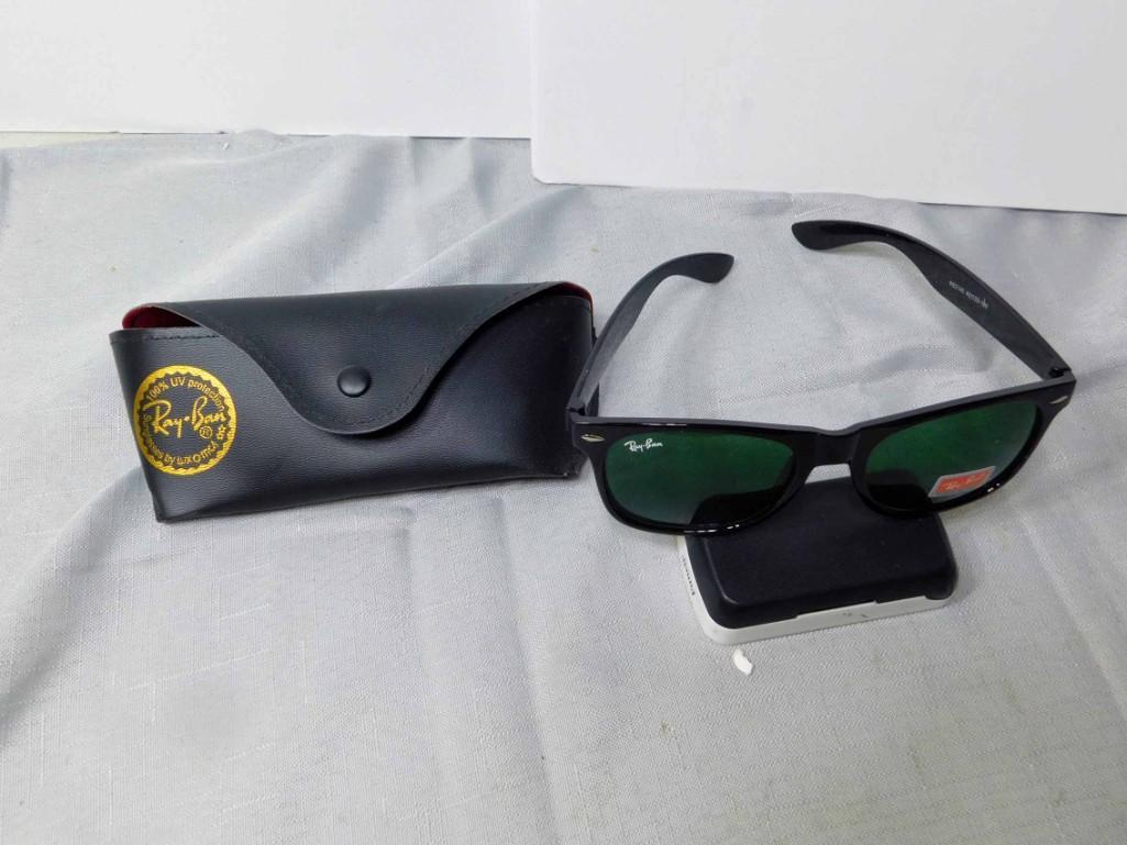 Pair of Ray Ban Sunglasses , New in Package with Case (1 of 3)