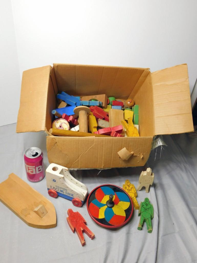 Vintage Lot incl Wood Toy Figures Bill Ding Games and (1 of 3)